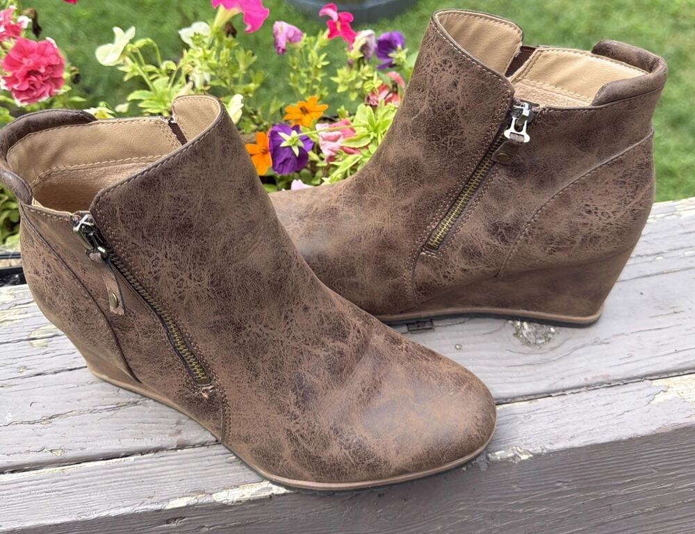 SOUL Naturalizer Haley Sz 10 Brown Boho Wedge Ankle Booties Zip Western